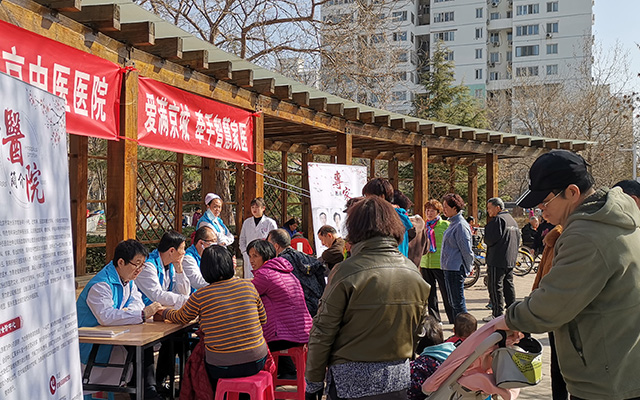 【学雷锋日】玩球,玩球(中国)举办“爱满京城，牵手智慧家医”志愿服务活动(图2)